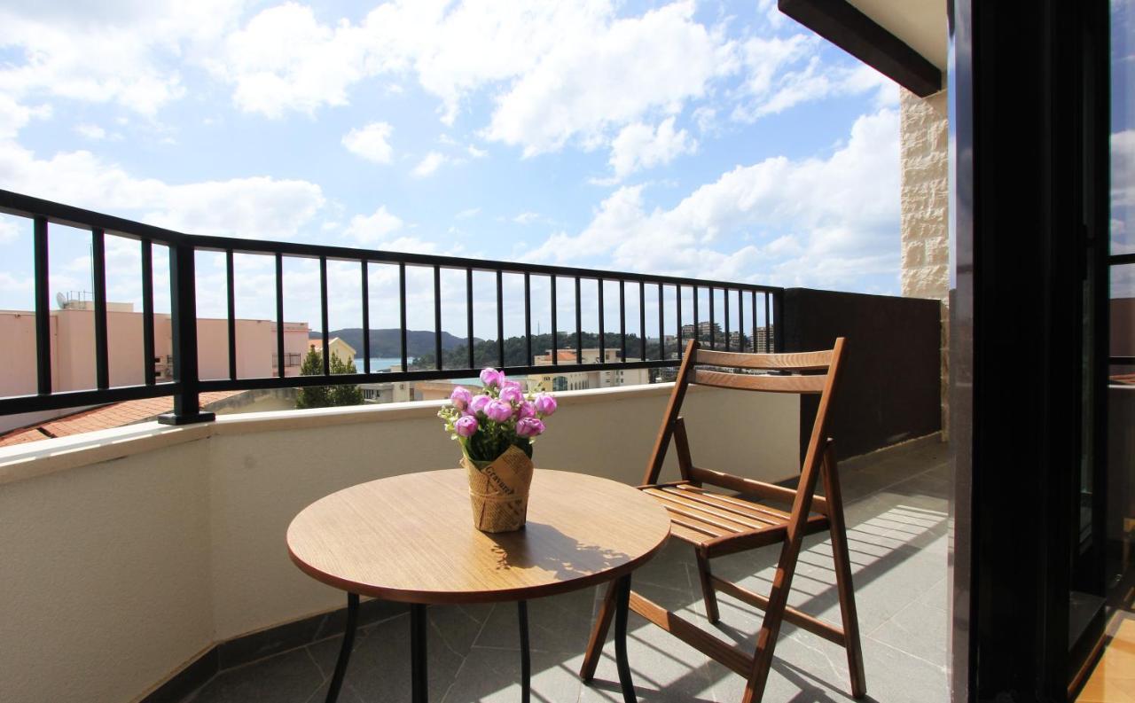 Sea View Apartment In Becici Budva Eksteriør bilde